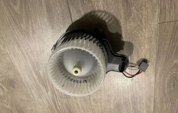 Ford Focus Heater fan/blower JX6A19846BC