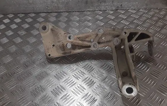Volkswagen Touran I Engine mounting bracket 1K0199296E
