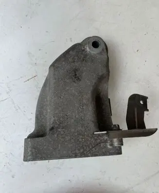 Mercedes-Benz E W213 Engine mounting bracket A6422234604