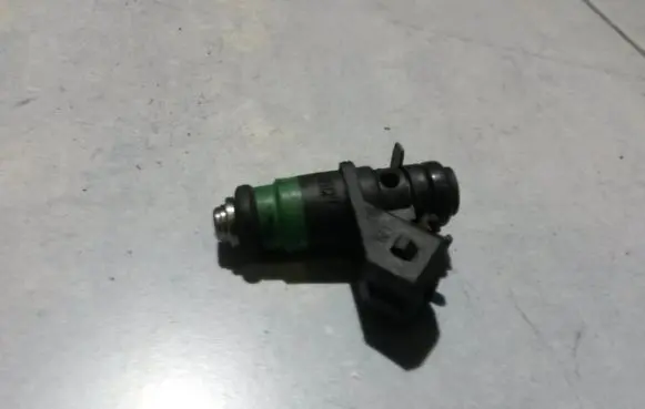 Fuel injector