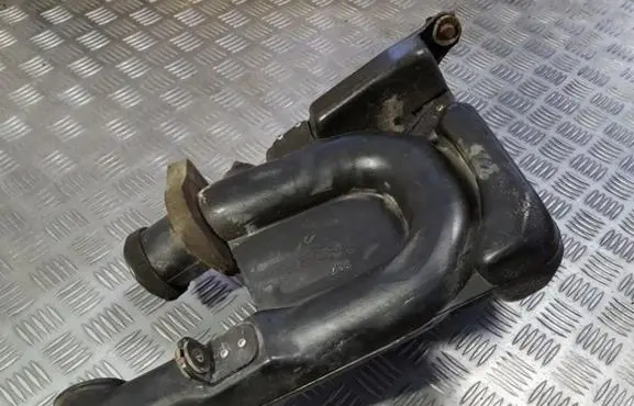 Mazda 323 F Air intake hose/pipe RF3F