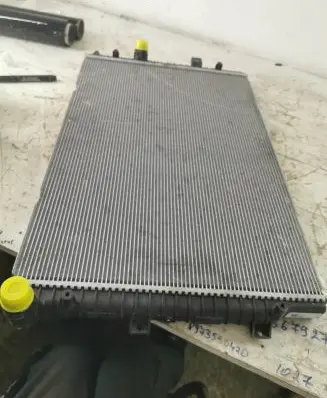 Volkswagen Tiguan Coolant radiator 5n0121253l