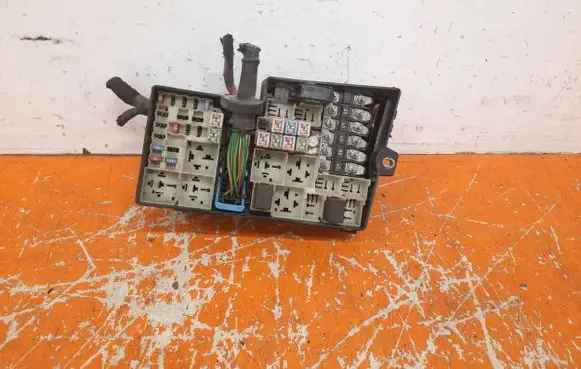 Volvo S40 Fuse box set 8688040