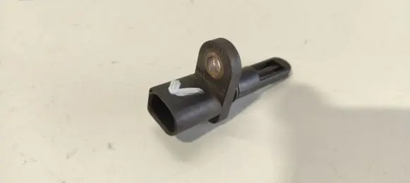 Skoda Octavia Mk2 (1Z) Intake air temperature sensor 0689053790