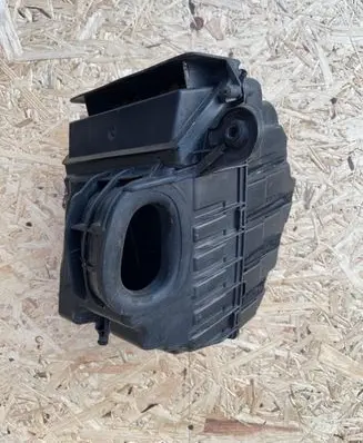 Renault Scenic III - Grand scenic III Air filter box 8200947663
