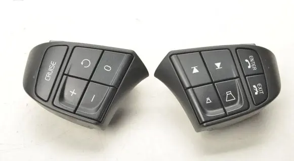 Volvo V50 Steering wheel buttons/switches 30739640
