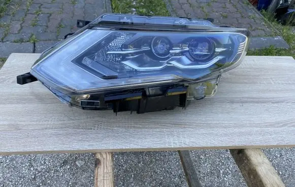 Nissan X-Trail T32 Headlight/headlamp NISSANSR1
