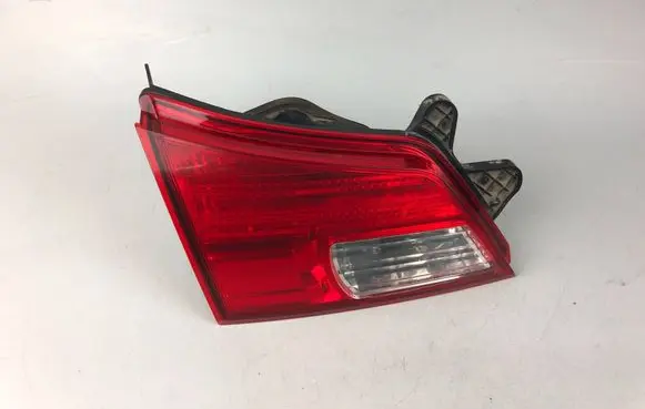 Tailgate rear/tail lights