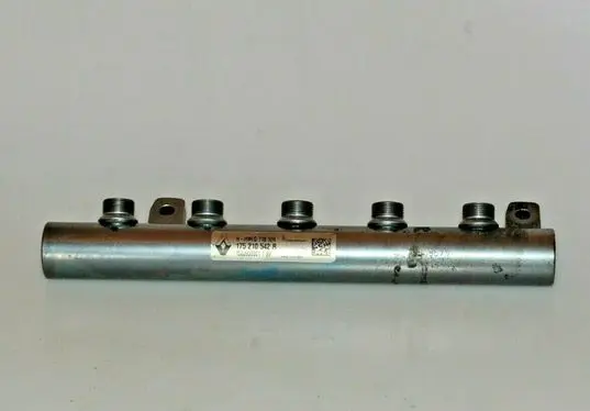 Opel Vivaro Fuel main line pipe 175210542R 1522600001