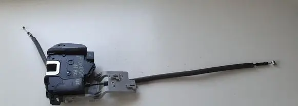 KIA Sportage Front door lock 813103U020