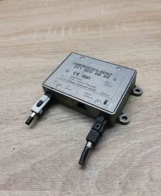 Mercedes-Benz E W211 Aerial antenna amplifier 2118200885