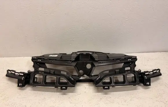 Renault Megane III Front bumper mounting bracket 620367995R