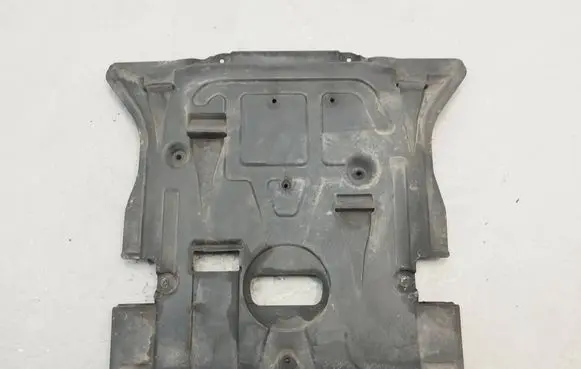 Mercedes-Benz ML AMG W166 Engine splash shield/under tray A1665200123