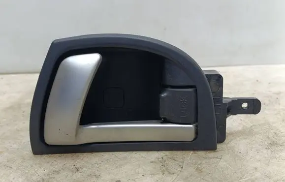 Hyundai Santa Fe Front door interior handle 82613CM000 826112B000
