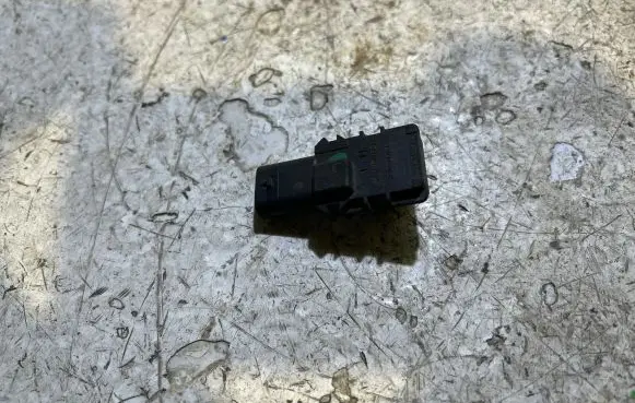 Volkswagen Golf VI Air pressure sensor 06E906052 9AW20U30 7006063