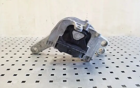 Audi A3 S3 8V Engine mount bracket 5Q0199262S