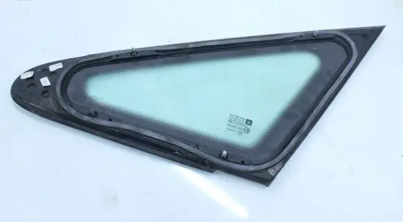 Opel Zafira B Rear side window 43R007951