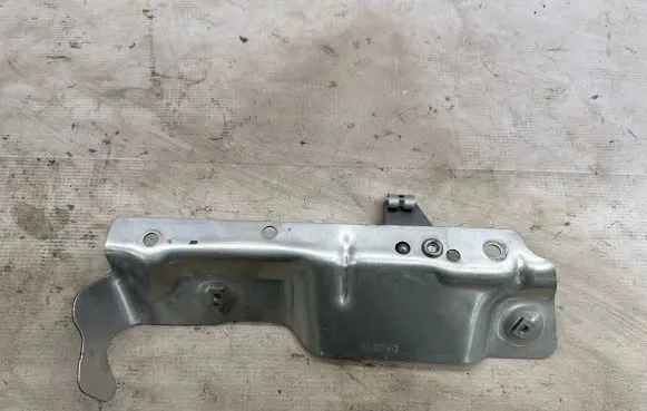BMW X2 F39 Exhaust heat shield 8647243 8604896