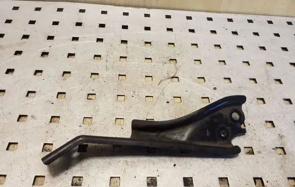 Toyota Auris E180 Other engine bay part