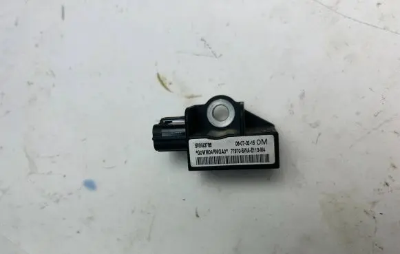 Honda CR-V Airbag deployment crash/impact sensor 5WK43786 77970SWAE113M4