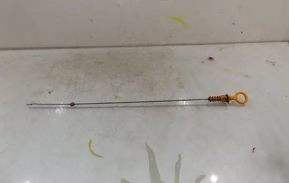 Volkswagen Polo IV 9N3 Oil level dip stick 