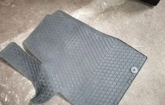 Volkswagen Transporter - Caravelle T5 Front floor mat 7H1061502