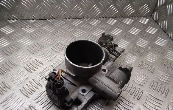 Subaru Forester SF Throttle valve RTR60352