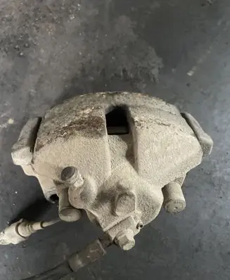 Volkswagen PASSAT B6 Front brake caliper