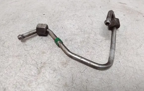 Nissan Note (E11) Fuel injector supply line/pipe 