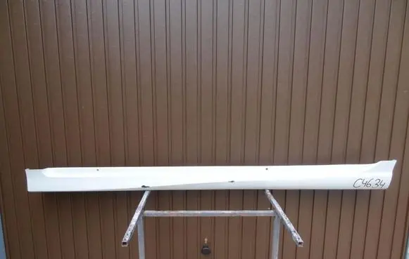 Front sill (body part)