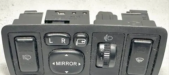 Toyota Avensis T250 Wing mirror switch 777669