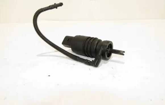 Skoda Octavia Mk1 (1U) Windscreen/windshield washer pump