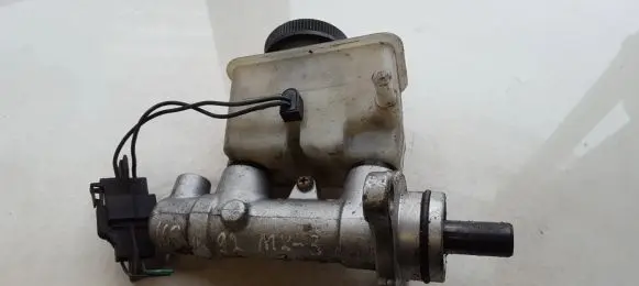 Mazda MX-3 Master brake cylinder