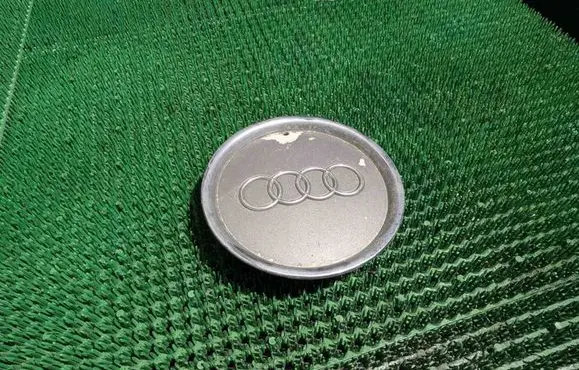 Audi A3 S3 8L Original wheel cap 8L0601165A