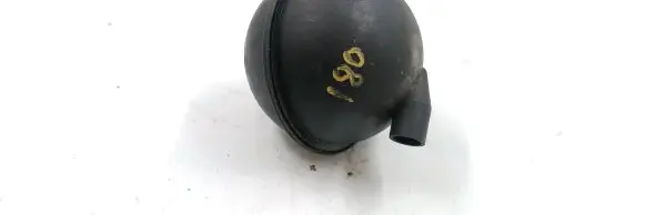 Vacuum air tank