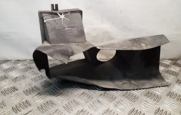Audi A6 S6 C4 4A Intercooler air channel guide 3B0121468