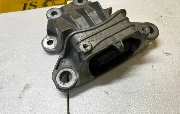 Ford Kuga III Gearbox mounting bracket PZ11-7M121-EC PZ117M121EC