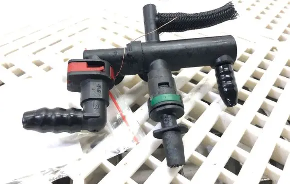Ford Focus Fuel distributor 