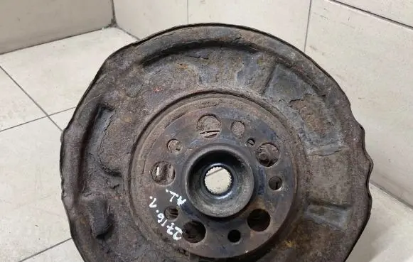 Mercedes-Benz E W211 Rear wheel hub spindle/knuckle 