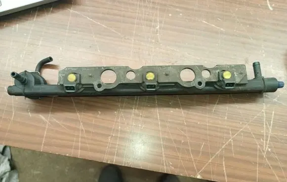 Peugeot 406 Fuel injector 9623551580