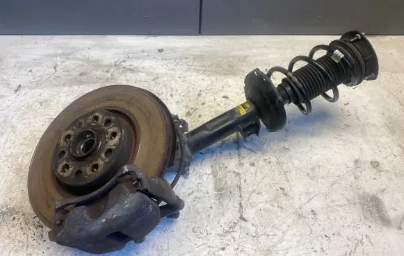 Volkswagen PASSAT B8 Front wheel hub spindle knuckle 5Q0407258C