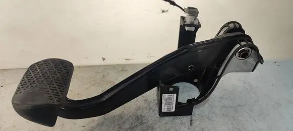 Mercedes-Benz E W212 Brake pedal A2042902001 1600602772 PP204290056