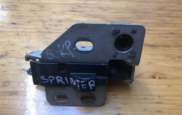 Loading door lock