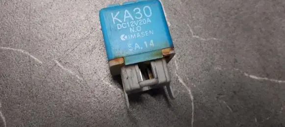 Mazda 626 Fuel pump relay KA30