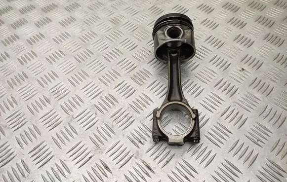 Volkswagen Caddy Piston with connecting rod cay