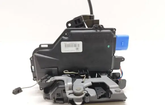 Volkswagen Golf Plus Rear door lock 7L0839016D