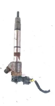 Hyundai i30 Fuel injector 338002A600