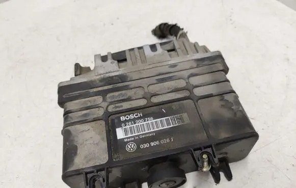 Volkswagen Golf III Engine control unit/module 0261200756 030906026J