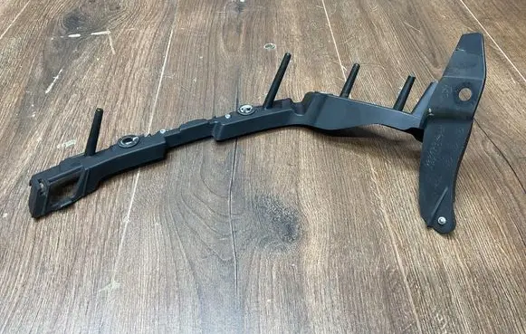 Chevrolet Camaro Front bumper mounting bracket 92243311