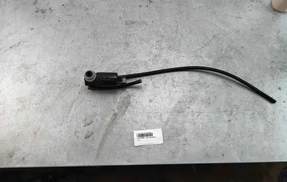 Volvo XC90 Windscreen/windshield washer pump 1037554001